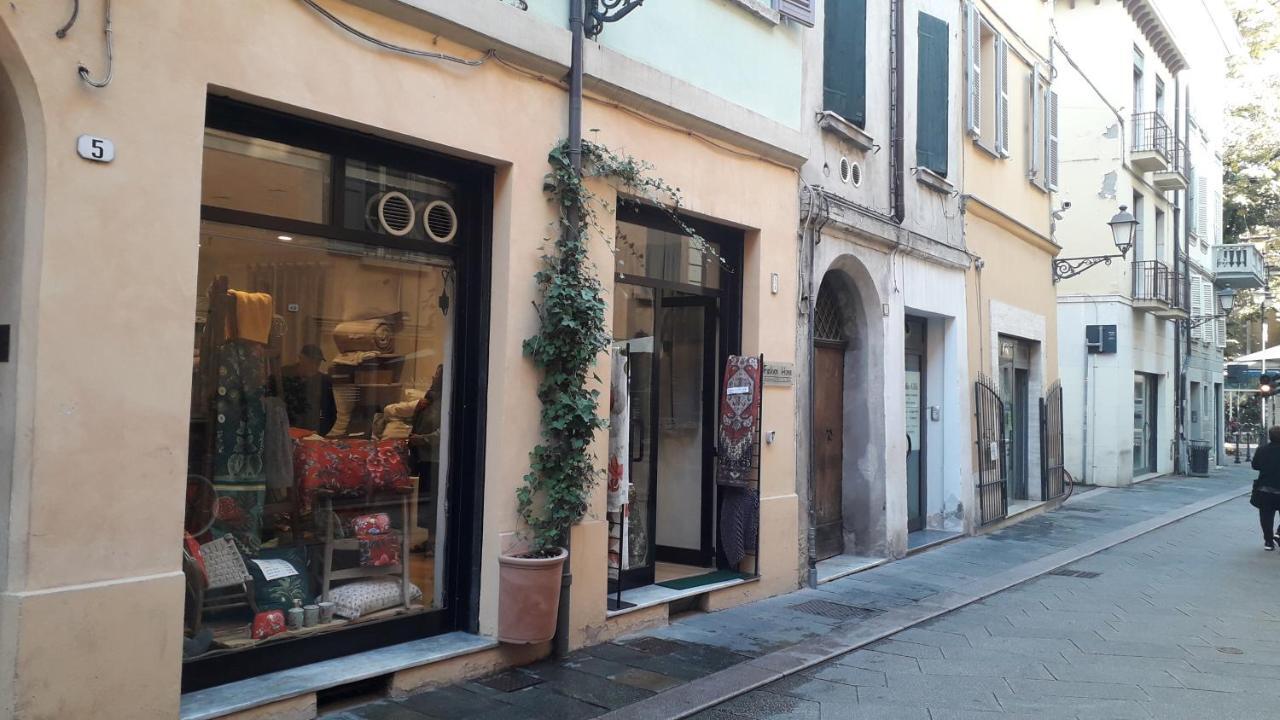 Via Guido Panciroli il guscio Reggio Emilia Exterior foto